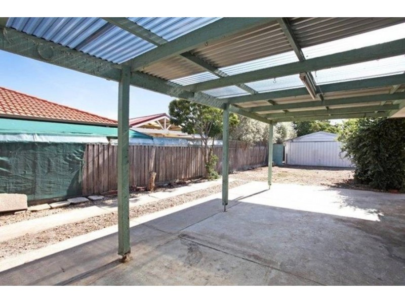 13 Clowes Street, Melton South VIC 3338