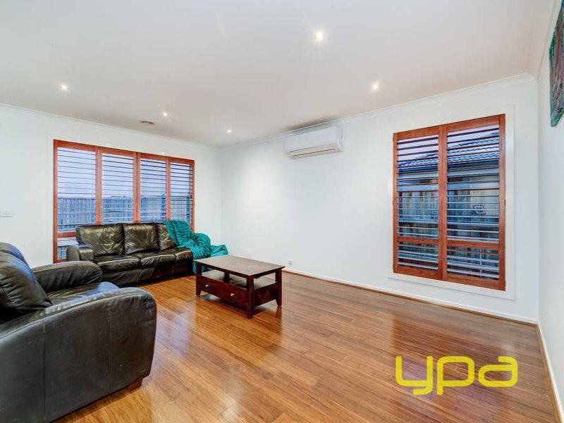 25 Finlay Avenue, Melton West VIC 3337