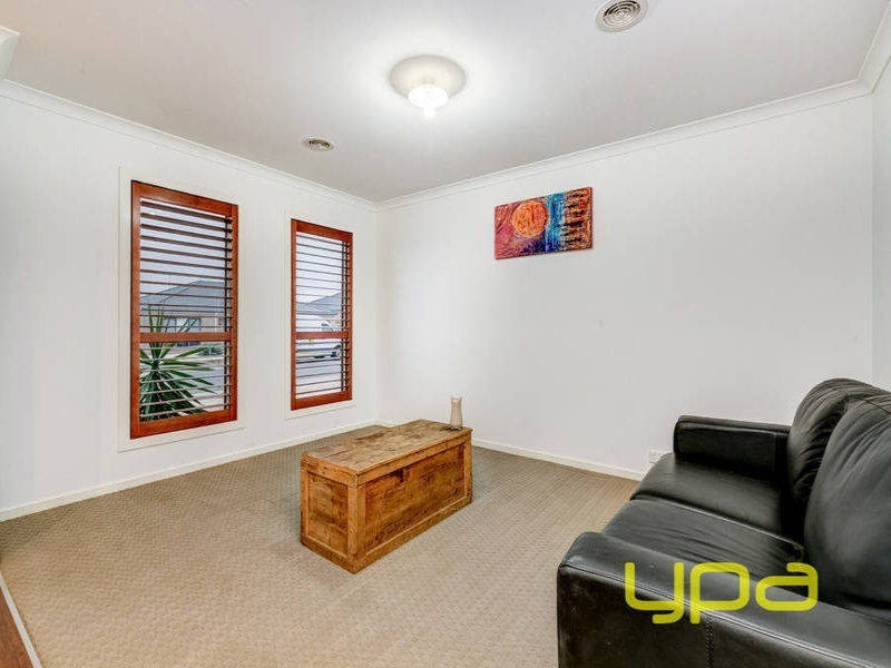 25 Finlay Avenue, Melton West VIC 3337