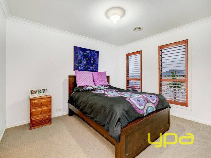 25 Finlay Avenue, Melton West VIC 3337