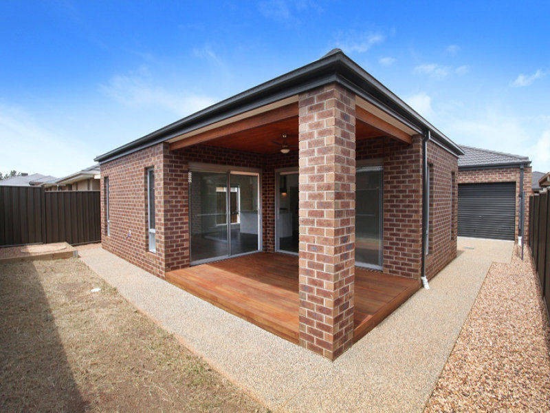 6 Marble Drive, Melton South VIC 3338