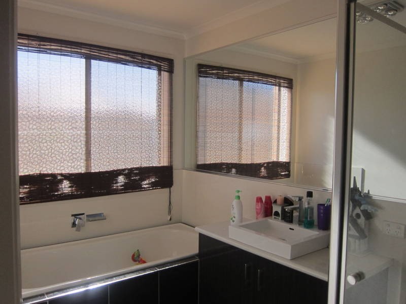 63 Arnolds Creek Boulevard, Melton West VIC 3337