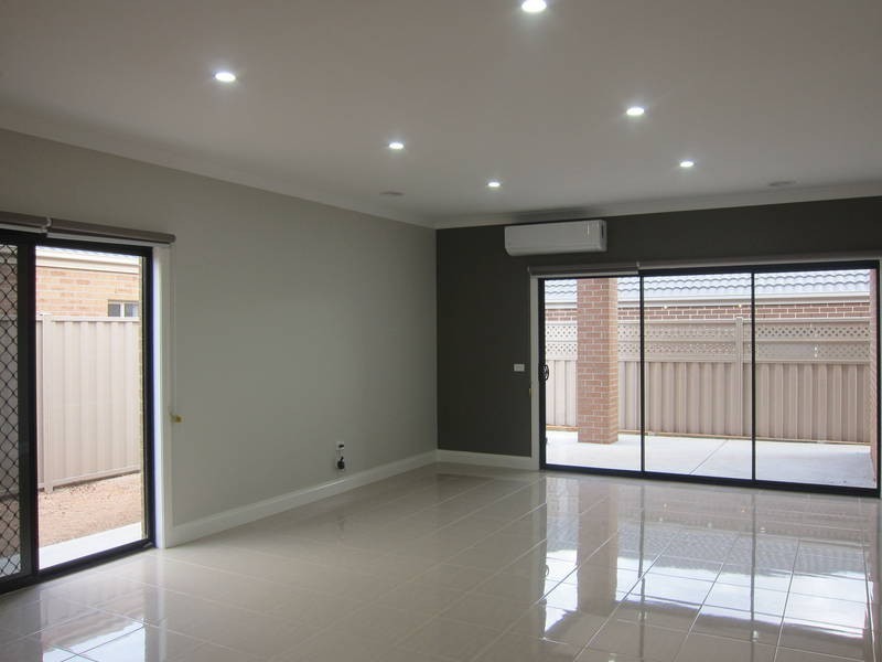 3 Stephanie Way, Melton West VIC 3337