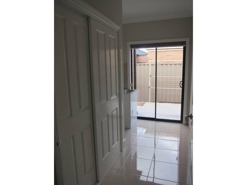 3 Stephanie Way, Melton West VIC 3337