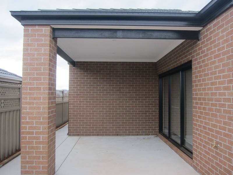 3 Stephanie Way, Melton West VIC 3337