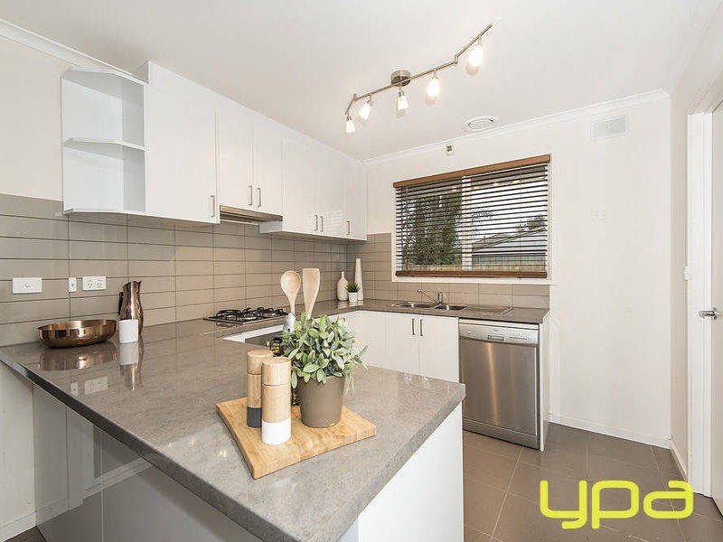 3 Morshead Street, Melton South VIC 3338