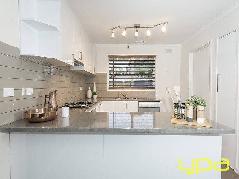 3 Morshead Street, Melton South VIC 3338