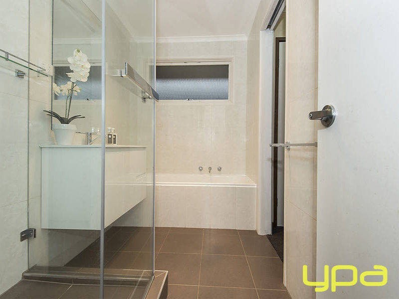 3 Morshead Street, Melton South VIC 3338