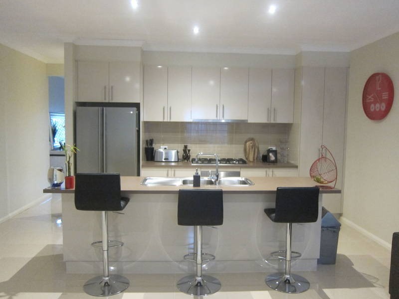 18 Leuca Avenue, Brookfield VIC 3338