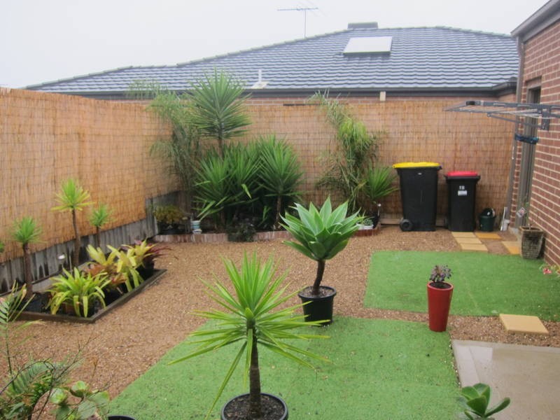 18 Leuca Avenue, Brookfield VIC 3338