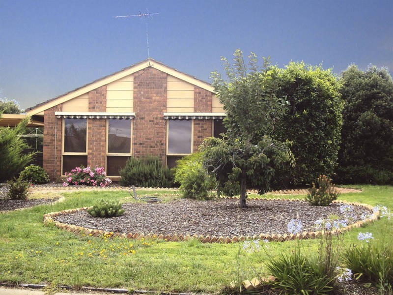 4 Pinnacle Crescent, Brookfield VIC 3338