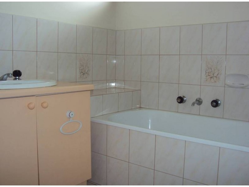 4 Pinnacle Crescent, Brookfield VIC 3338