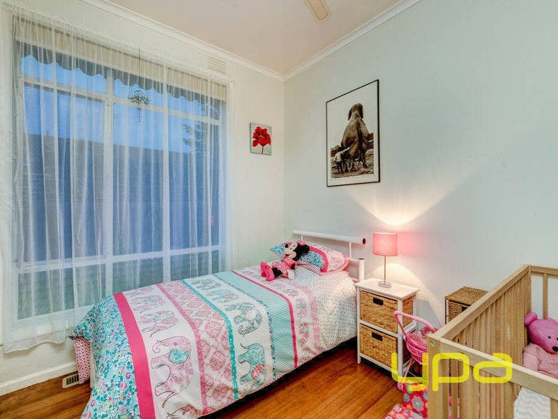 4 Childs Street, Melton South VIC 3338