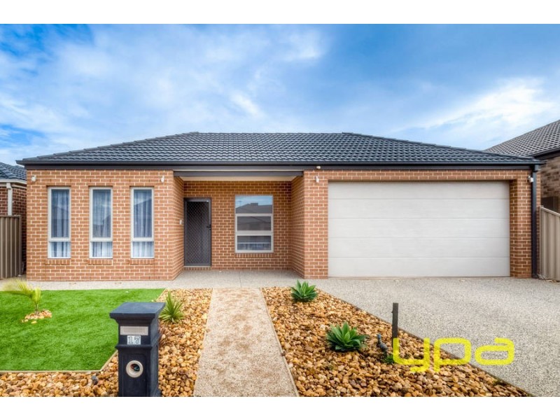 17 Lawrence Avenue, Melton West VIC 3337