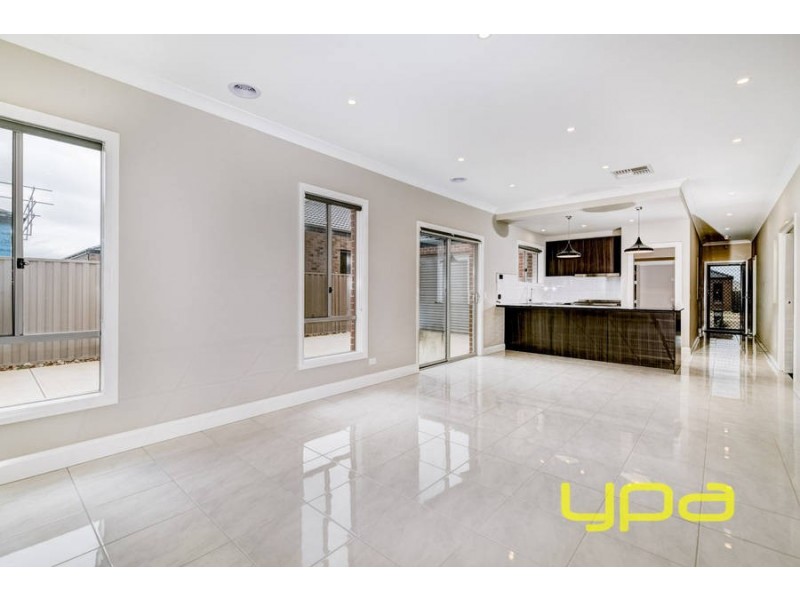 17 Lawrence Avenue, Melton West VIC 3337