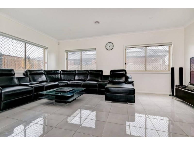 2 Maple Edge Boulevard, Brookfield VIC 3338