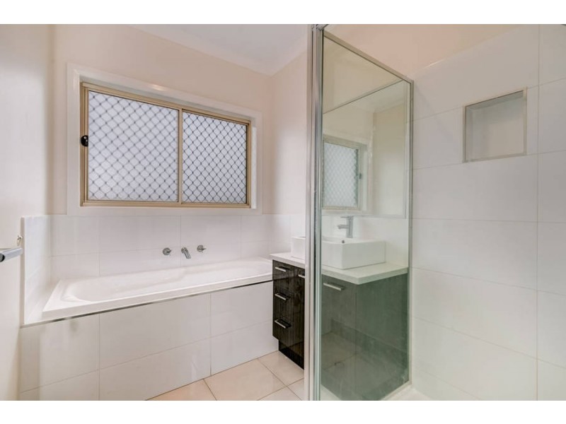 2 Maple Edge Boulevard, Brookfield VIC 3338