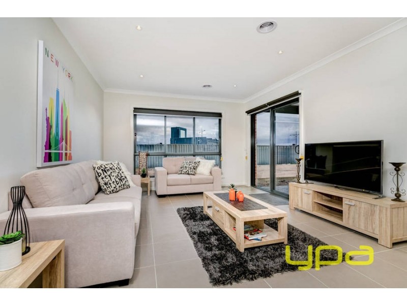 4 Karinya Way, Melton West VIC 3337