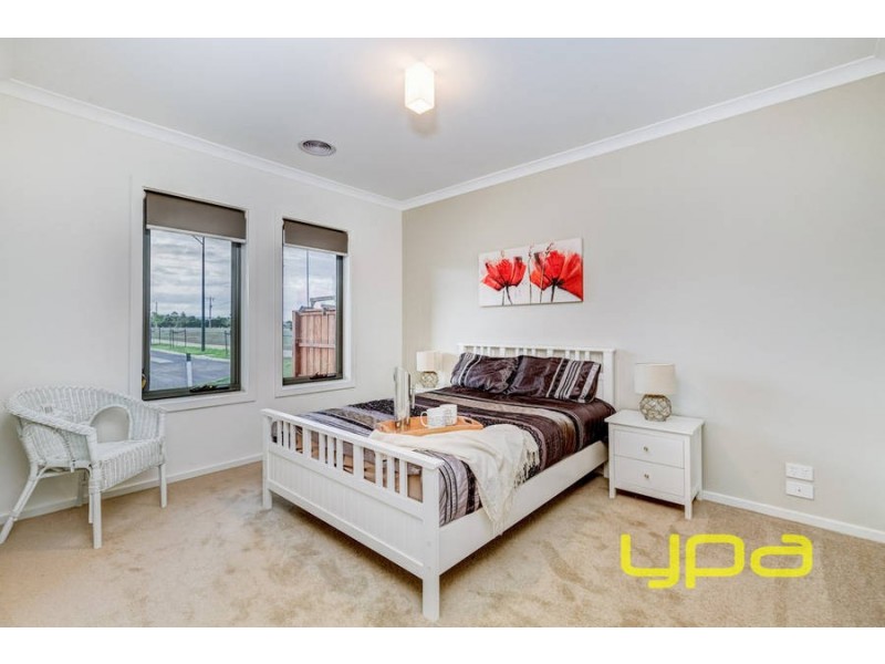 4 Karinya Way, Melton West VIC 3337