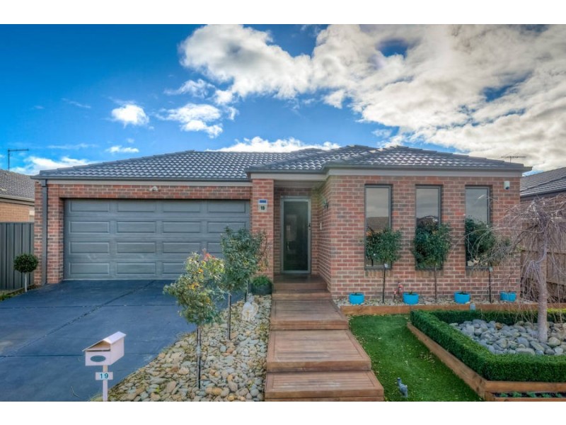 19 Gautam Grove, Melton West VIC 3337