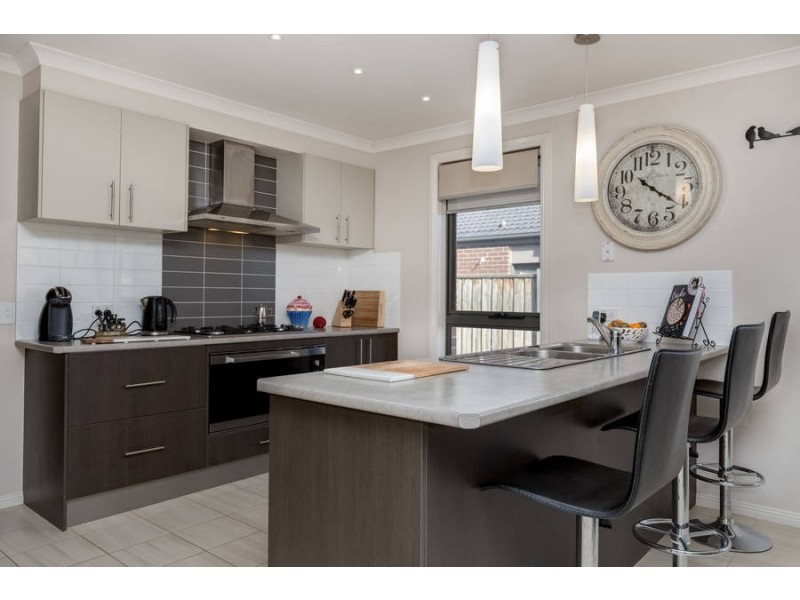 19 Gautam Grove, Melton West VIC 3337