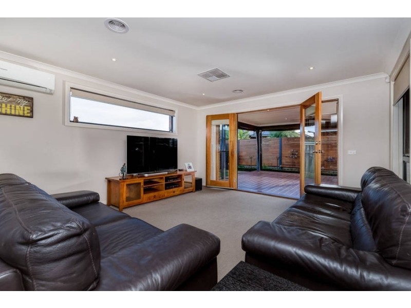 19 Gautam Grove, Melton West VIC 3337