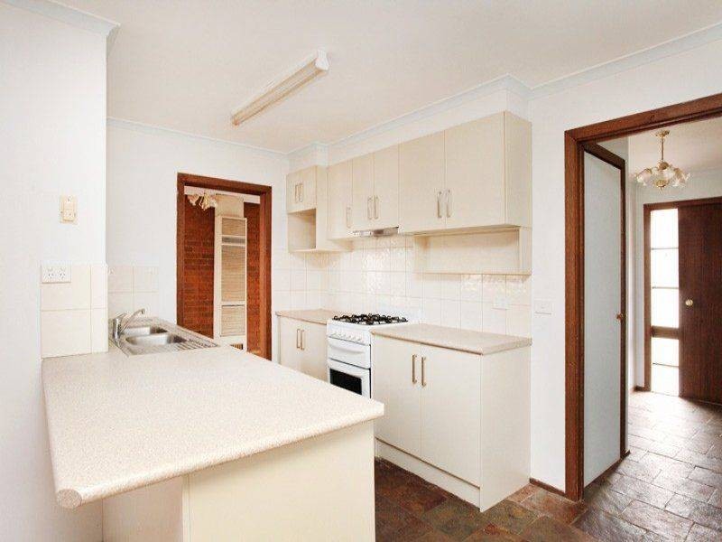 3 Waratah Street, Melton South VIC 3338