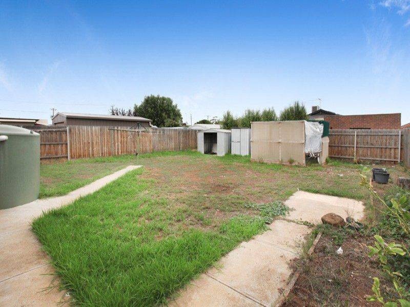 3 Waratah Street, Melton South VIC 3338