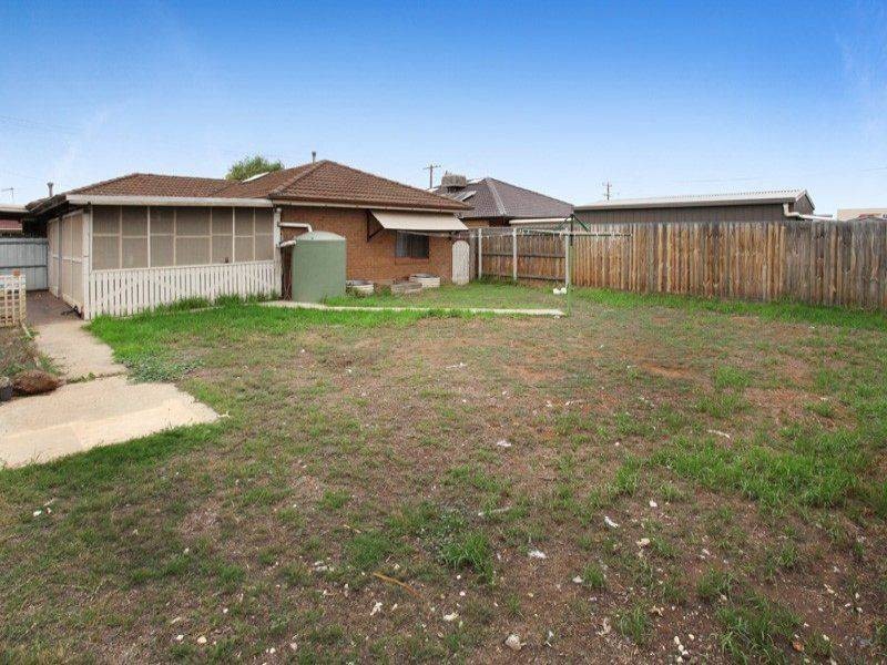 3 Waratah Street, Melton South VIC 3338