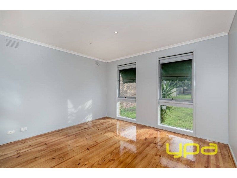 1  Dunvegan Drive, Kurunjang VIC 3337