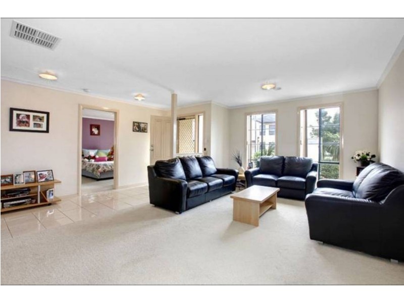 16 Sunderland Way, Melton West VIC 3337