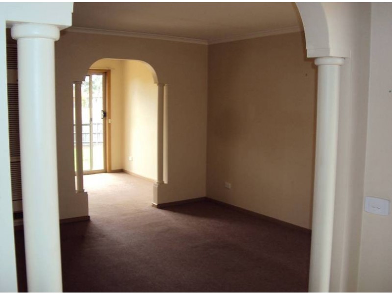 40 Trethowan Avenue, Melton West VIC 3337