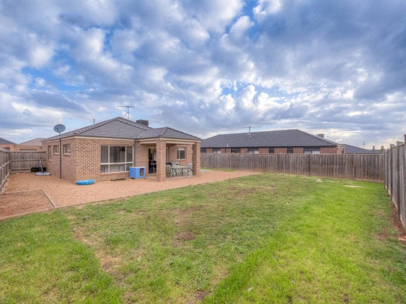 49 Gallery Avenue, Melton West VIC 3337