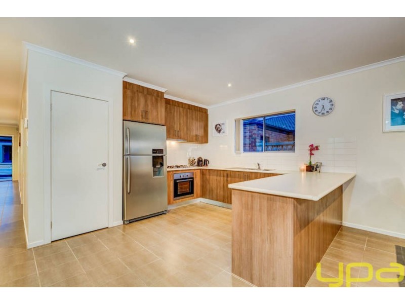 11 Gautam Grove, Melton West VIC 3337