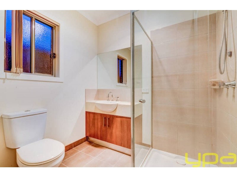 11 Gautam Grove, Melton West VIC 3337