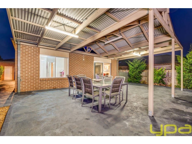 11 Gautam Grove, Melton West VIC 3337