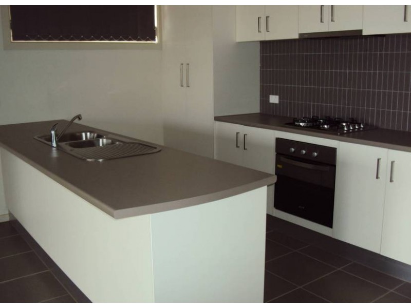 1/18 Marlo Drive, Melton West VIC 3337