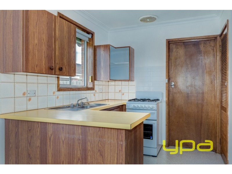 27 Acacia Crescent, Melton South VIC 3338