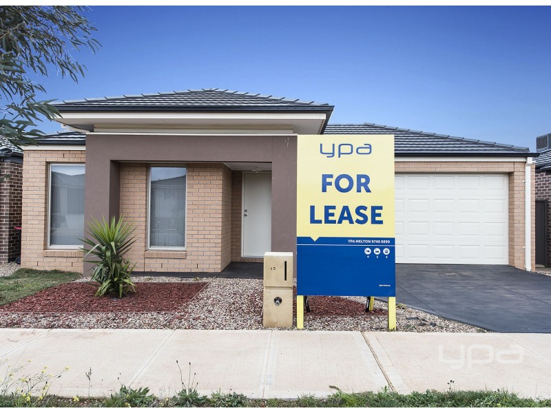 15 Maryburgh Drive, Melton South VIC 3338