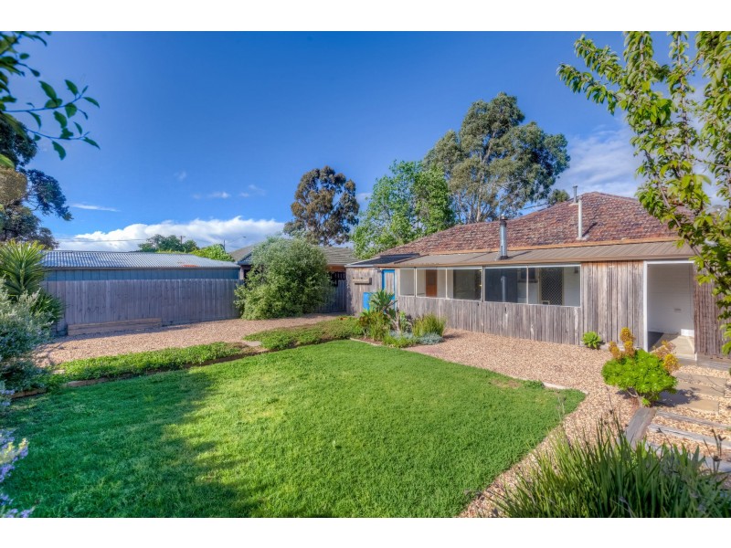 73 Station Road, Melton South VIC 3338
