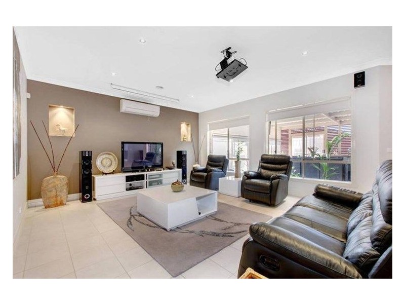 2/1 Alex Court, Kurunjang VIC 3337