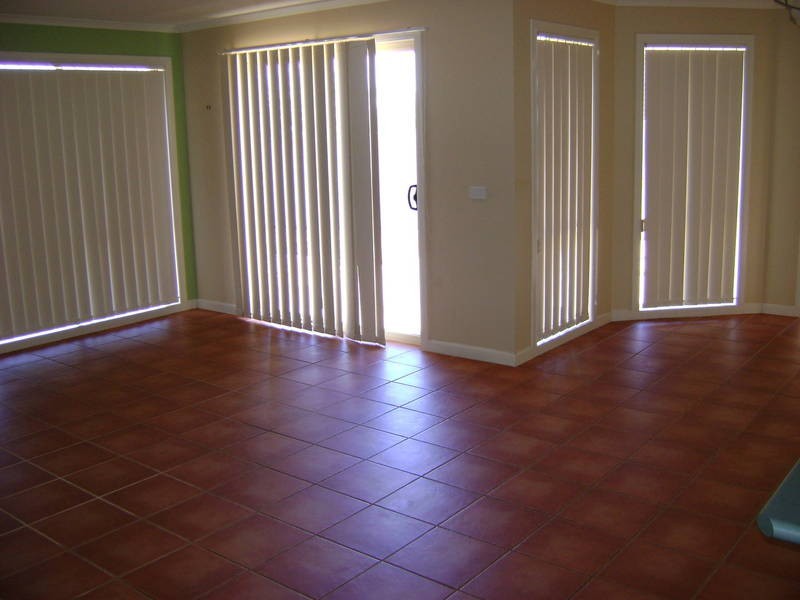 27 Scarlet Oak Avenue, Melton West VIC 3337