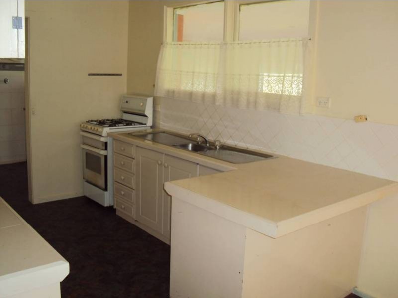 17 Hawkins Place, Melton VIC 3337