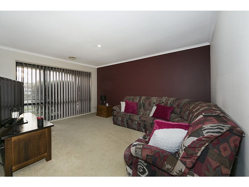 13 Regal Court, Melton South VIC 3338