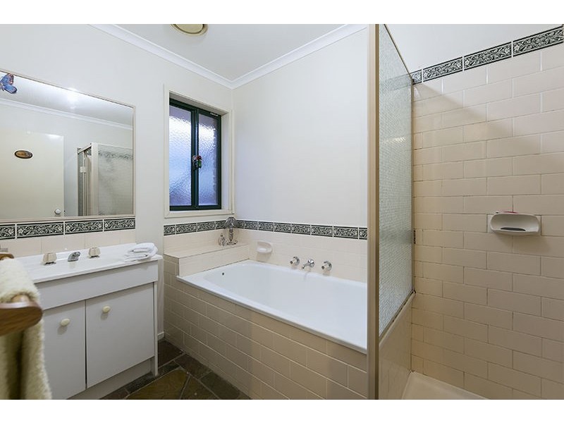 13 Regal Court, Melton South VIC 3338