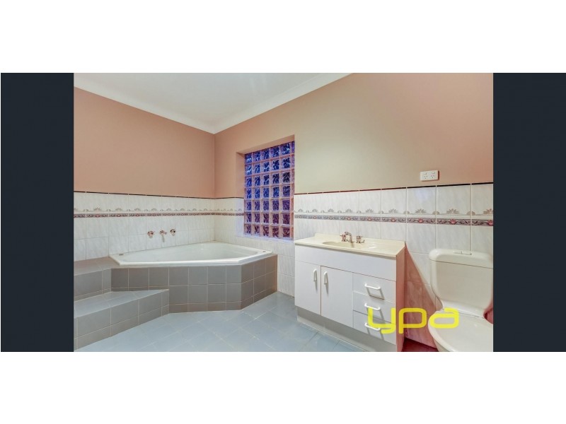 5 Kamil Street, Melton South VIC 3338