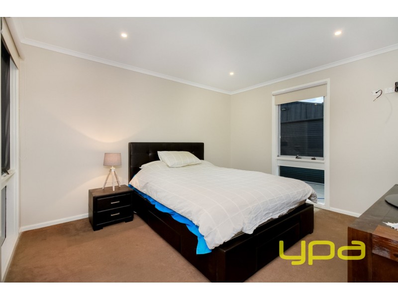 2 Bernard Street, Melton South VIC 3338