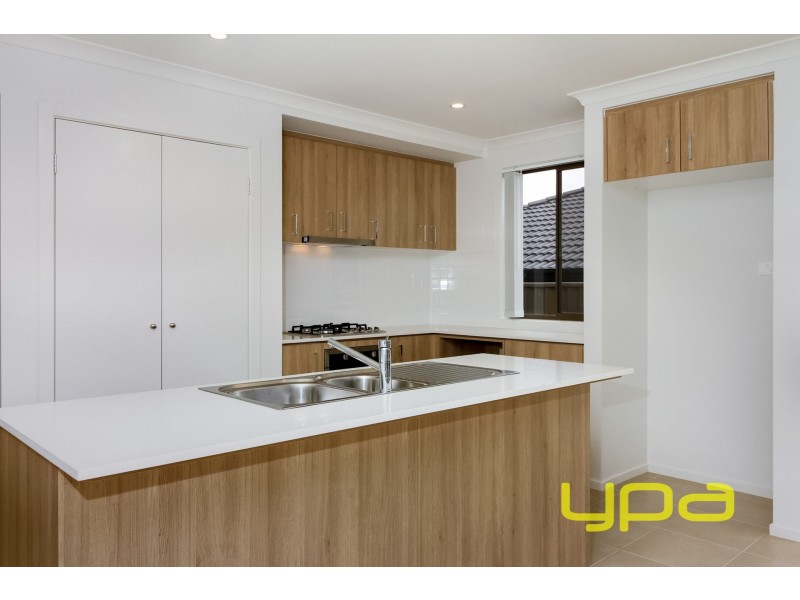 7 Cobble Street, Melton South VIC 3338