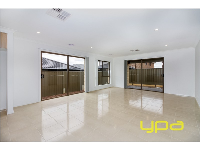 7 Cobble Street, Melton South VIC 3338