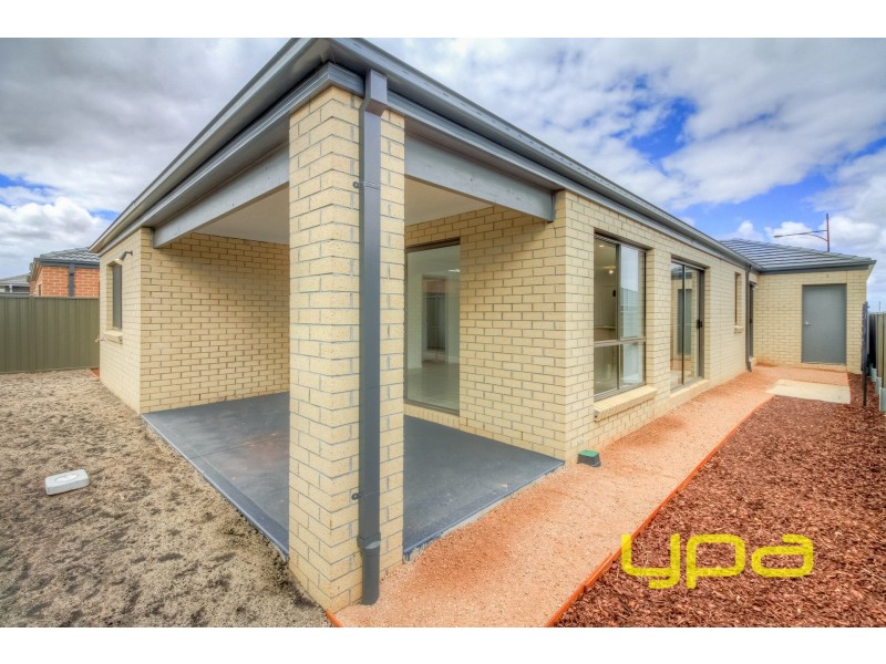 7 Cobble Street, Melton South VIC 3338